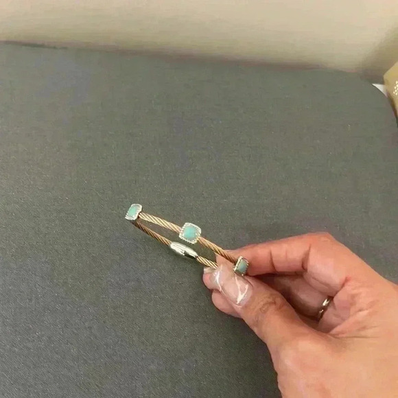 Turquoise, copper and cubic zirconia magnetic closure, bracelets. - Picture 1 of 5